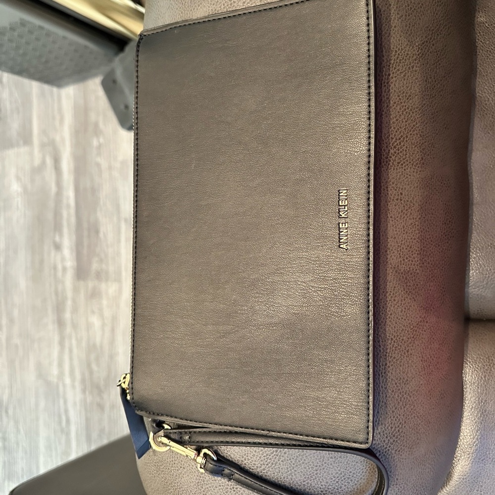 Anne Klein Black Wallet Sleek Leather Design